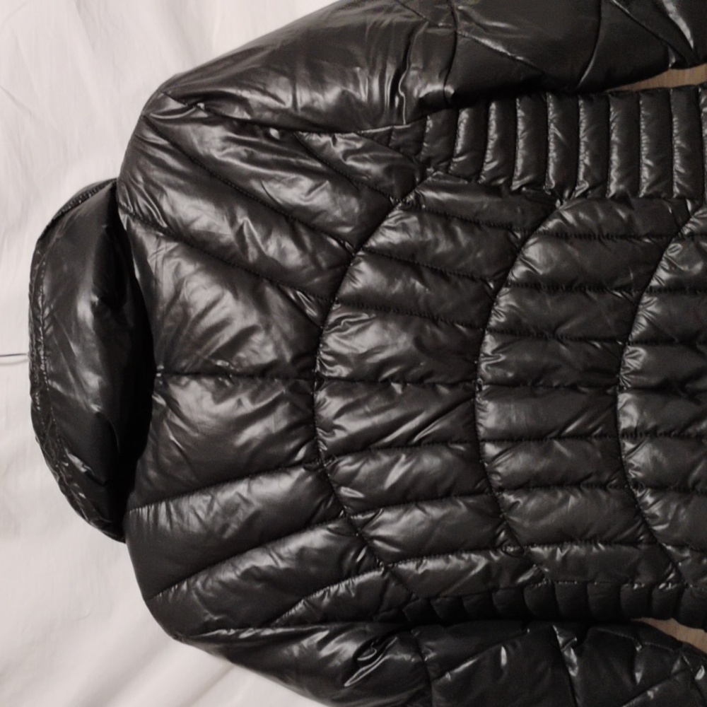 Guess Black Puffer Coat W Silver Detail Sz.M Gently Worn - Picture 8 of 15